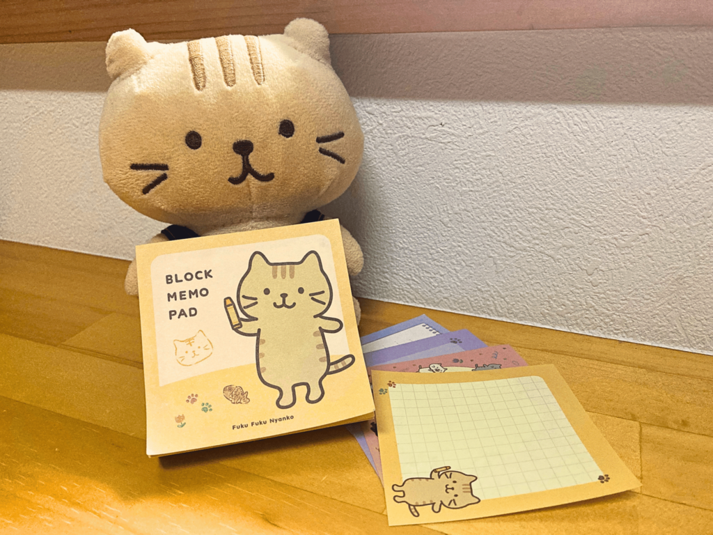 ちょっとした瞬間にもほっこり】ふくふくにゃんこ『ブロックメモ』シリーズを紹介 - nicotsumujiblog